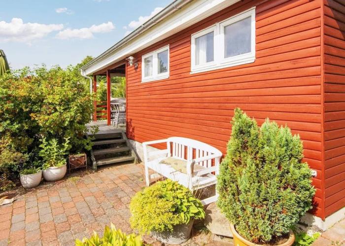 4 Person Holiday Home in Grenaa-by Traum