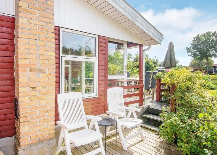 4 Person Holiday Home in Grenaa-by Traum