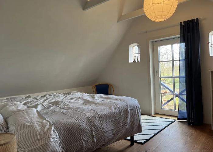 Lake View Apartment