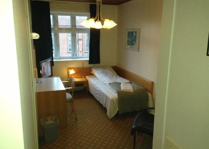 Hotel Lidenlund ved Gitte Bitsch