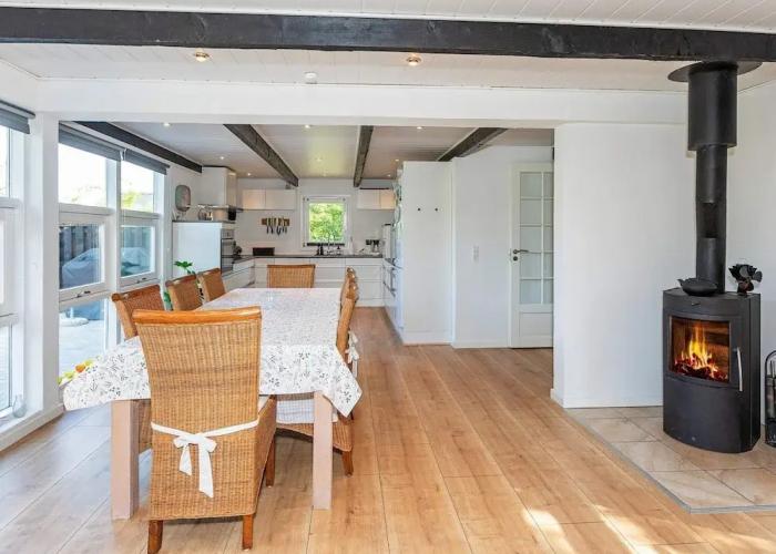 6 Person Holiday Home in Logstor