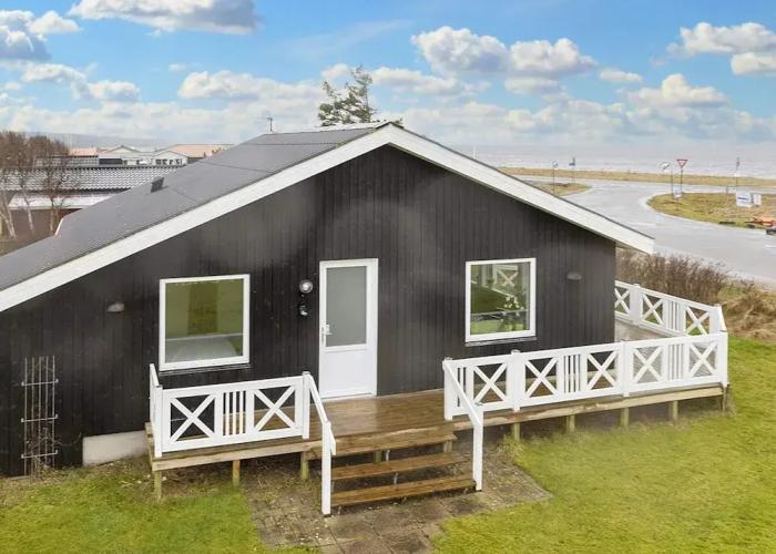Exquisite Holiday Home in Løgstør near Sea