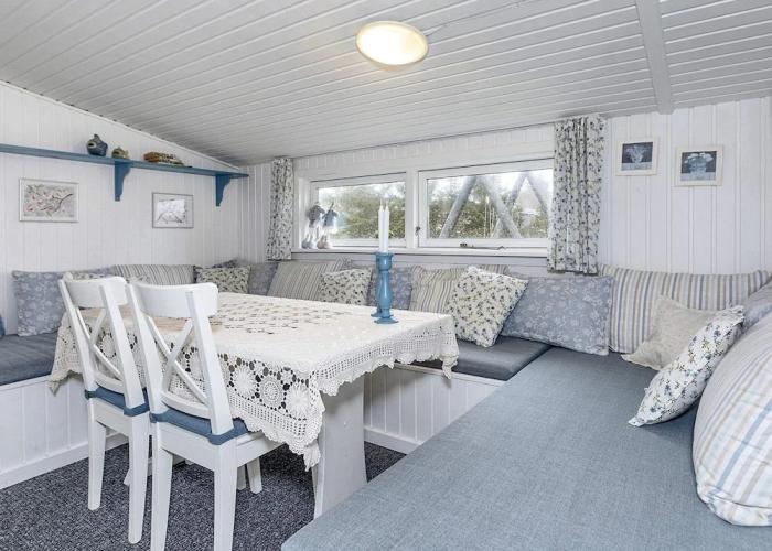 Exquisite Holiday Home in Løgstør near Sea