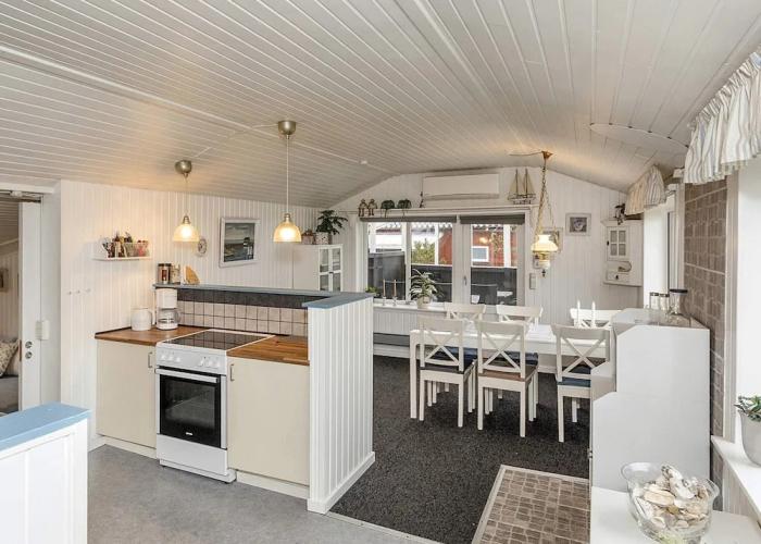 Exquisite Holiday Home in Løgstør near Sea