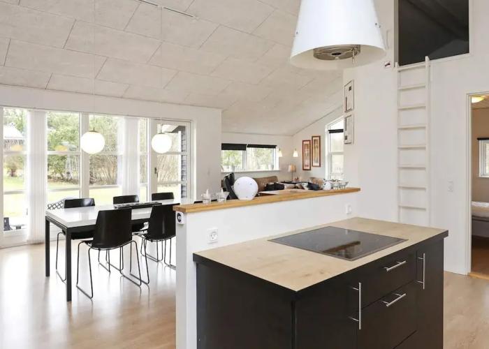 10 Person Holiday Home in Logstor-by Traum