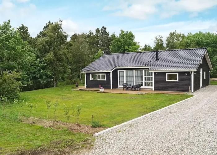 10 Person Holiday Home in Logstor-by Traum