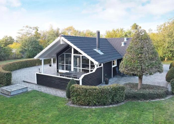 7 Person Holiday Home in Logstor-by Traum