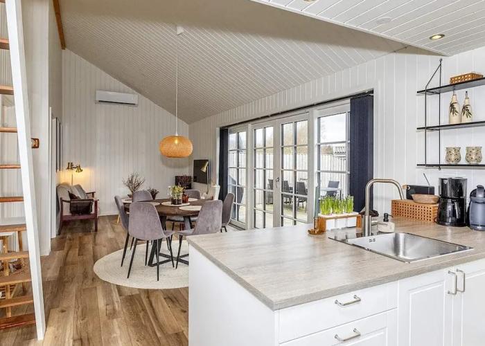 6 Person Holiday Home in Logstor