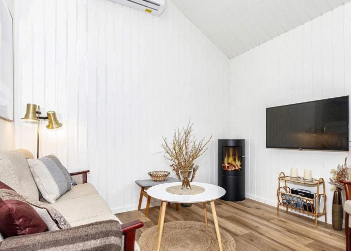 6 Person Holiday Home in Logstor