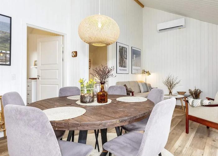 6 Person Holiday Home in Logstor
