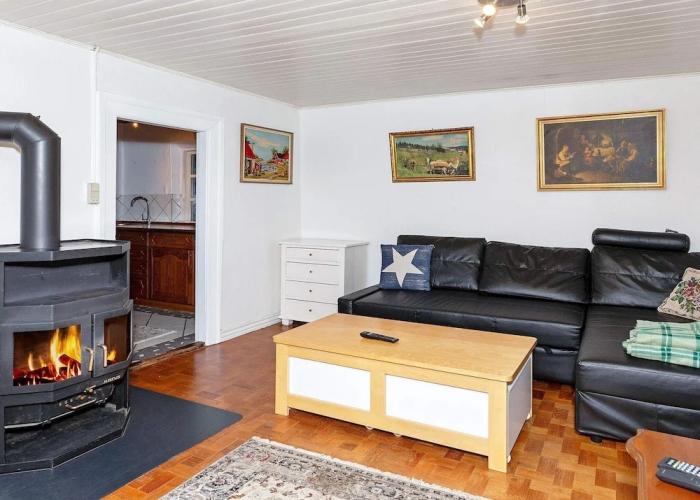 6 Person Holiday Home in Logstor
