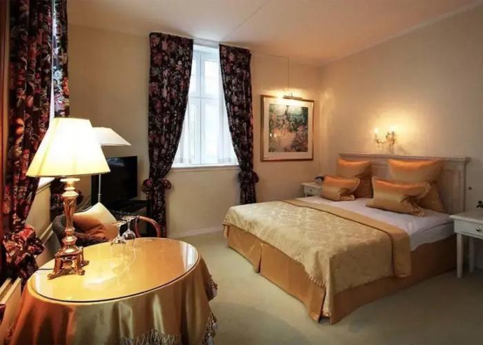 Store Restrup Slotshotel