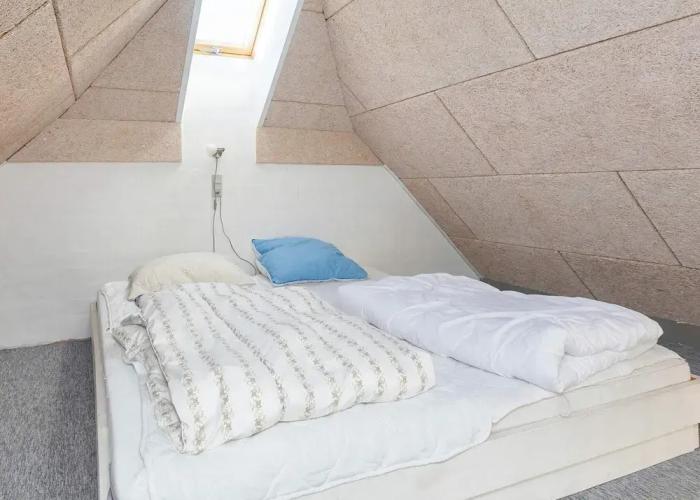 Adorable Holiday Home in Fur near Sea