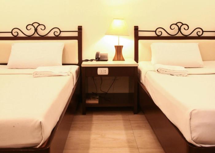De Luxe Hotel
