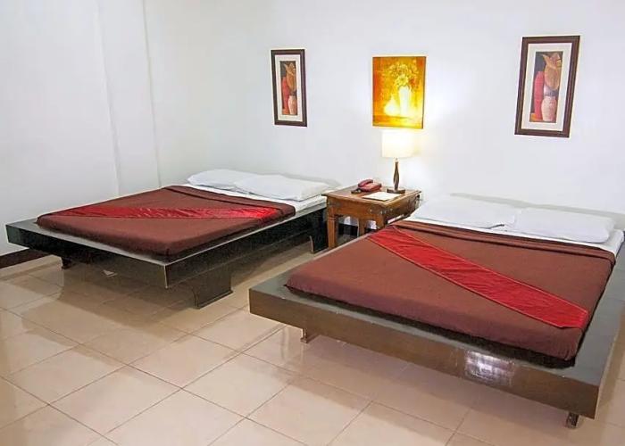 Saint Nicolas Inn
