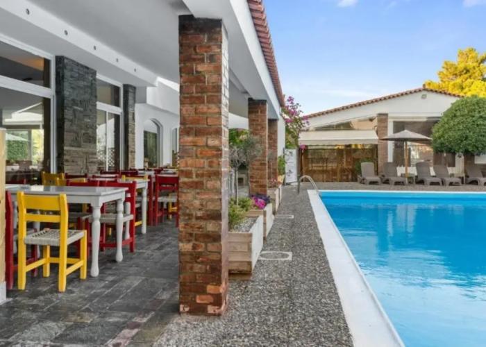 Stefania Beach Hotel