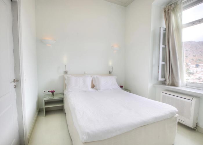 Hydra Hotel