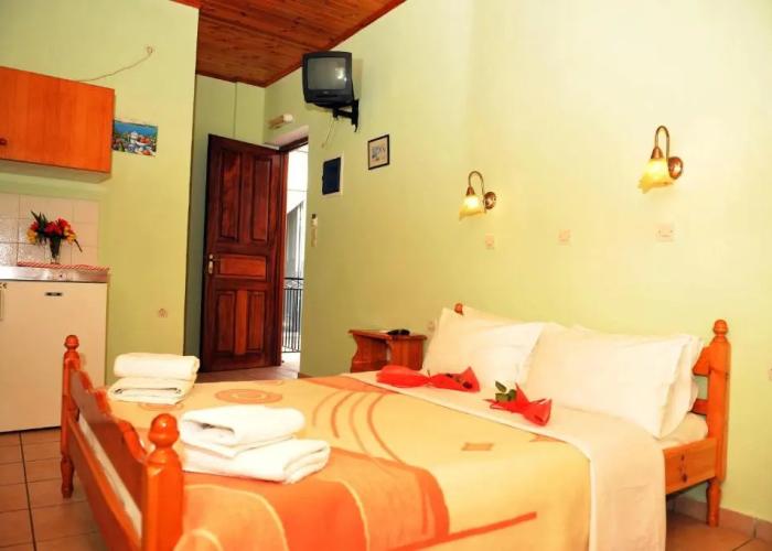 Glaros Guesthouse