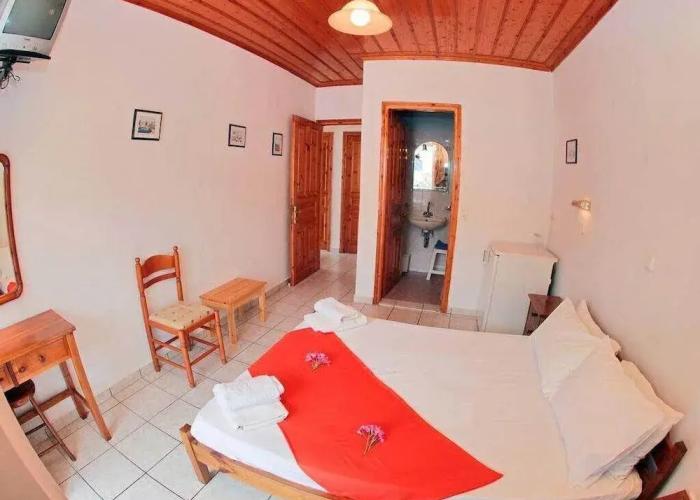 Glaros Guesthouse