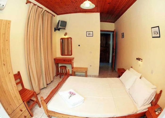 Glaros Guesthouse