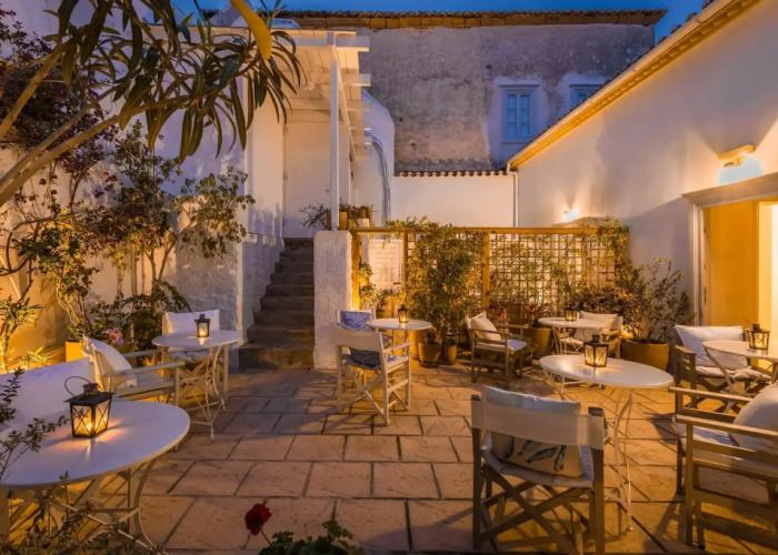 Hydra Hotel