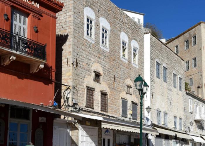 Douskos Port House