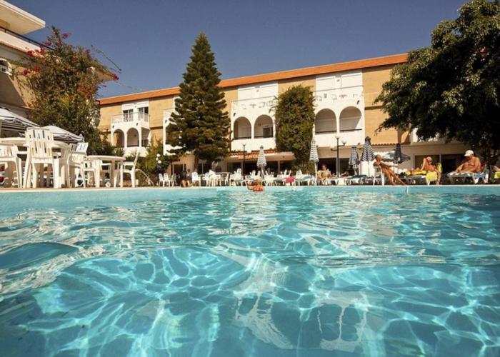 Kassandra Family Aparthotel & SPA