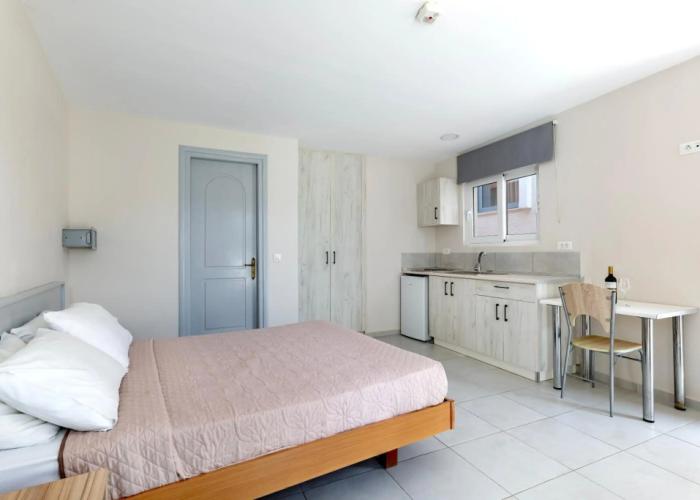Anixis Hotel