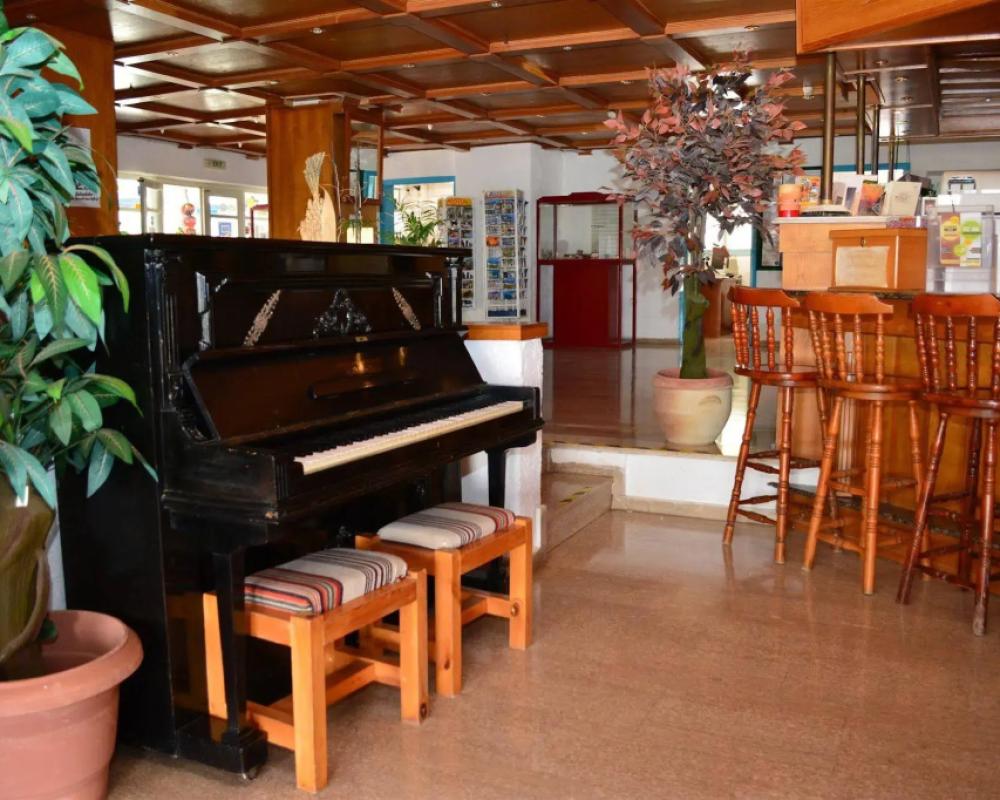 фото Harmony E Rock Hotel
