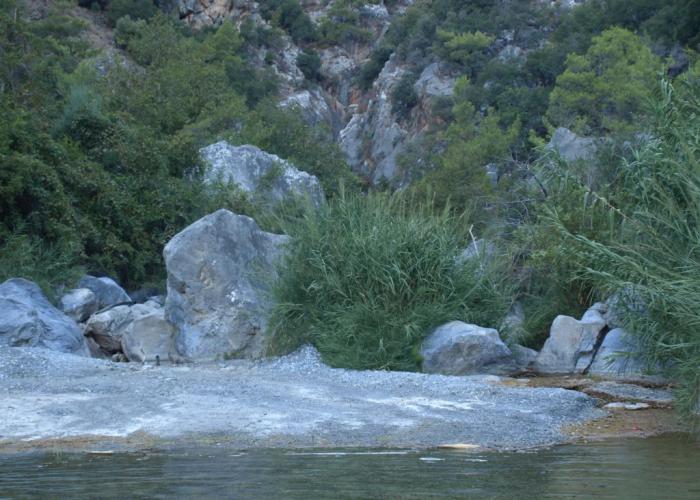 Sarikampos Beach
