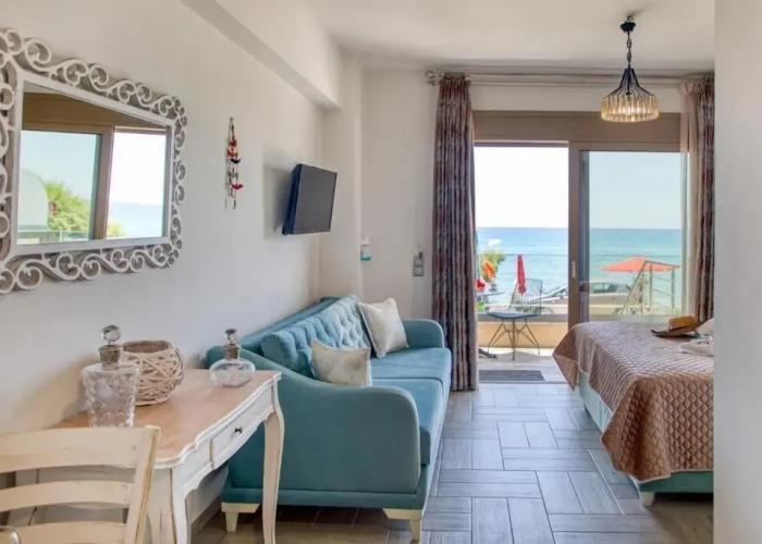 Elimia Suites & Studios