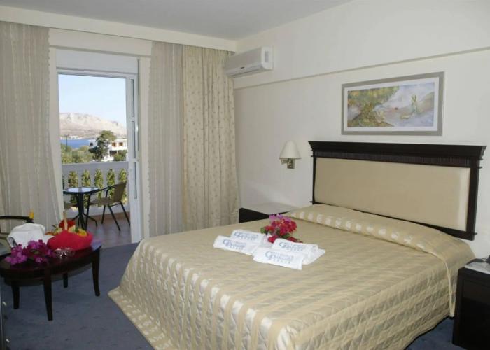 Crithoni's Paradise Hotel