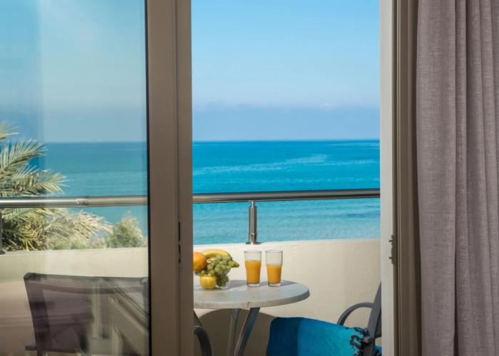 Malliotakis Beach Hotel by Checkin