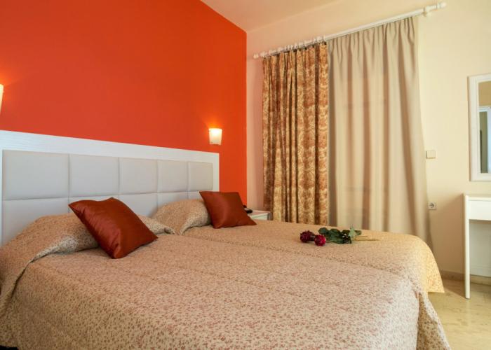 Manolis Apartments