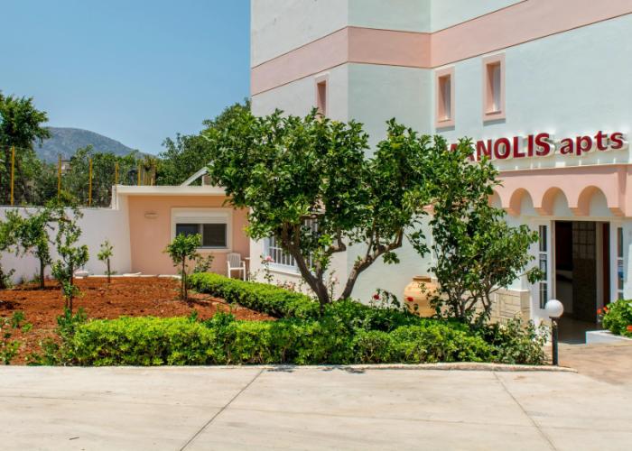 Manolis Apartments