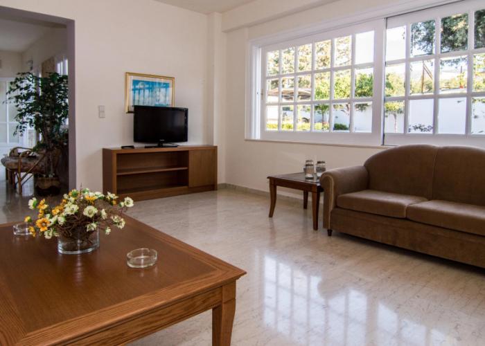 Manolis Apartments