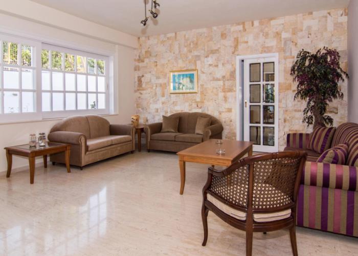 Manolis Apartments