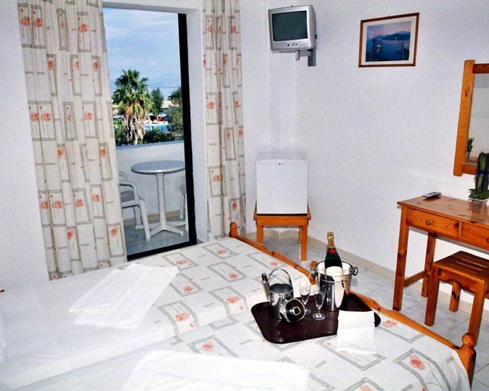 Hotel Prassino Nissi