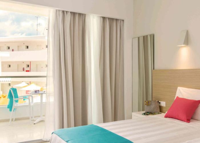 Nasos Hotel & Resort
