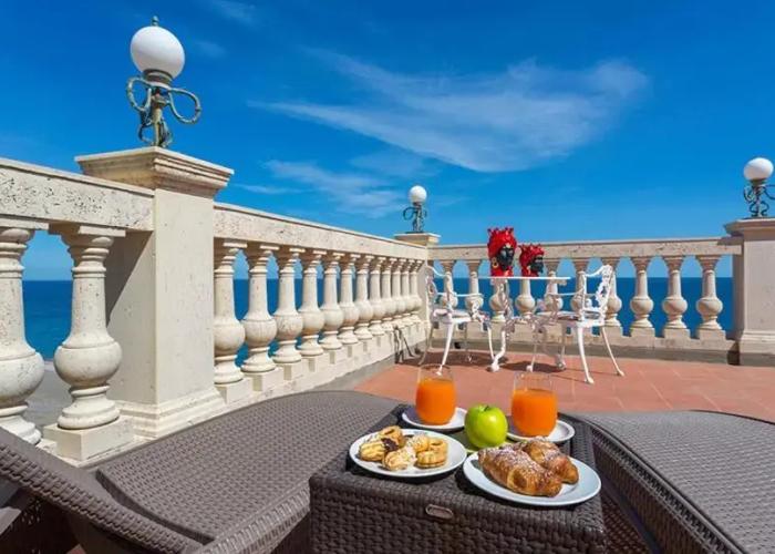 Hellenia Yachting Hotel