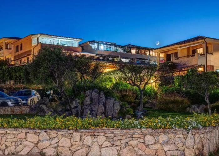 Baia de Bahas Residence