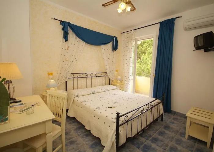 Hôtel Sant'Andrea, The Originals Relais (Relais du Silence)