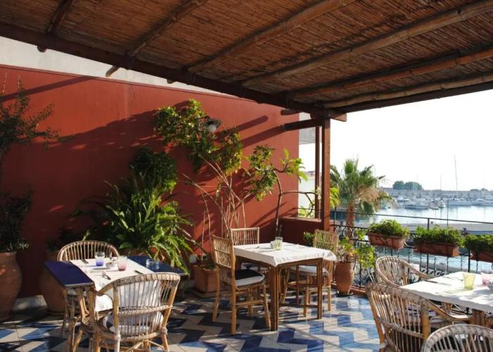 Petit Hotel
