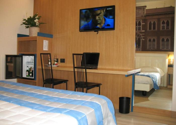 Lantana Resort Hotel & Apartments