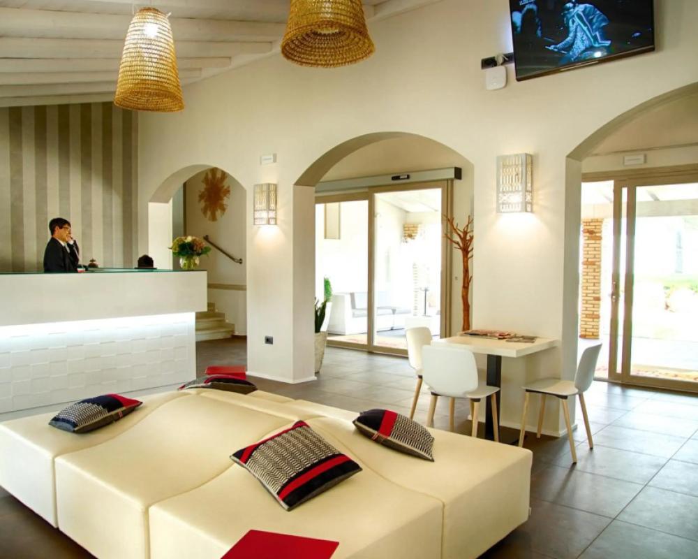 фото Eliantos Hotel