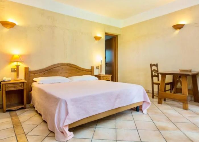Residence con piscina a 250 mt dal mare