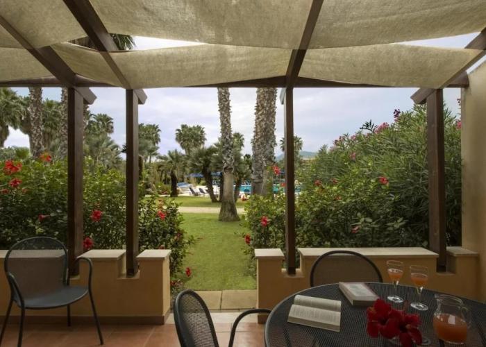 Tranquil Lantana Resort Hotel & Apartments 1 Bedroom Room Apartment Sleeps 5 per