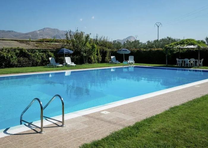 Sun-drenched Estate Close to Sciacca Near the Beach