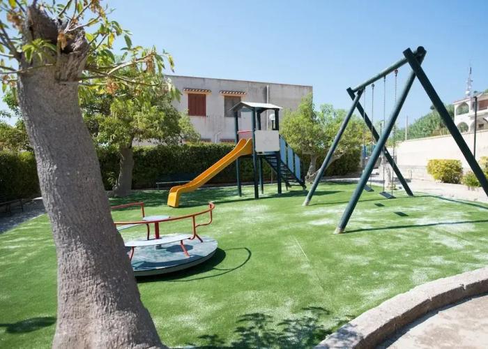 Sea Front Apartment 4 Beds With Balcony 250 Meters From the Beach