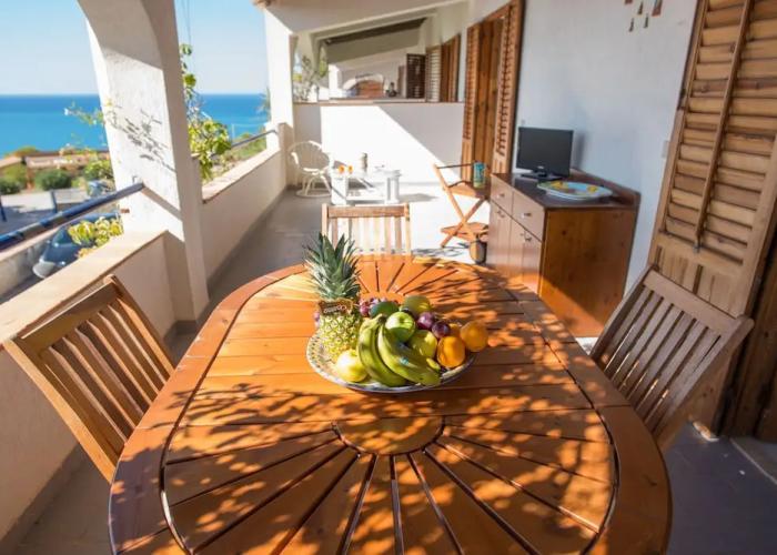 Sea Front Apartment 5 Beds With Balcony 250 Meters From the Beach